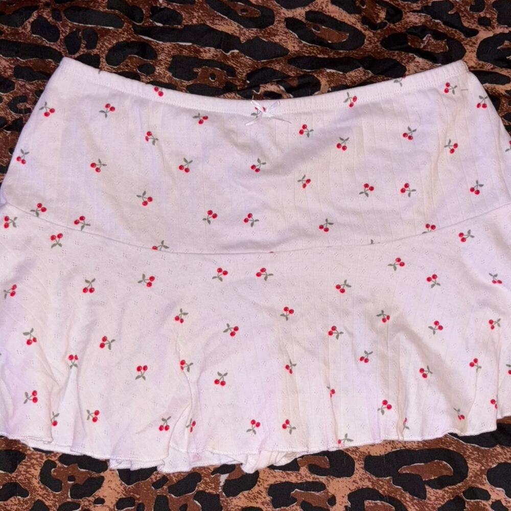 Bella + Me Cherry Print Skort Size L White Red Cherries Ruffle Mini Skirt